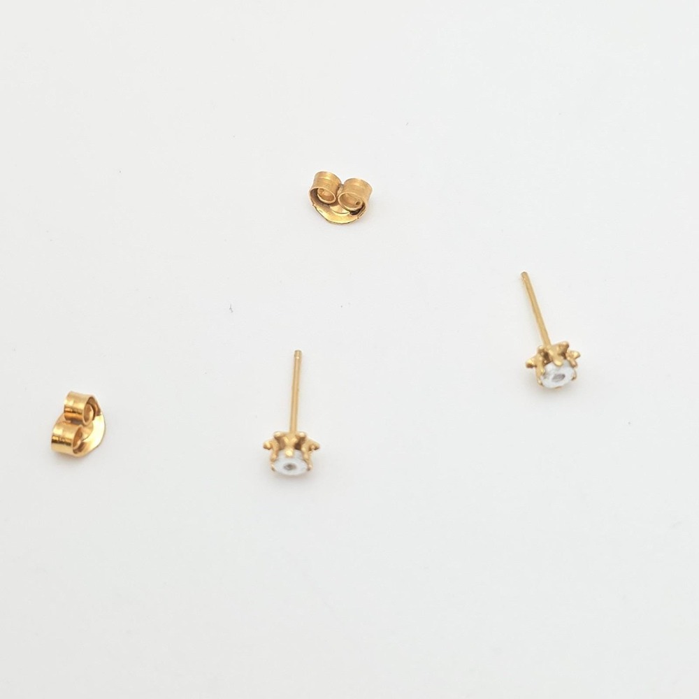Vintage Diamond Stud Earrings 10k Yellow Gold Diamond Cut Setting 10k Gold Backs - Picture 9 of 11